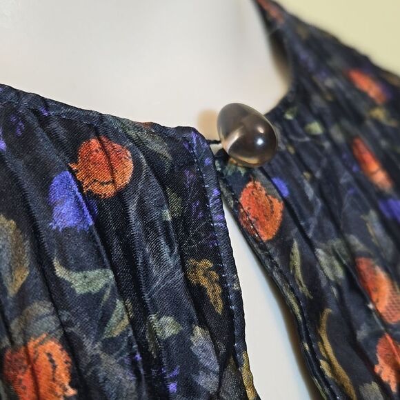 Vince Pomegranate Satin Pleated Blouse Top Silky Keyhole Accordion Regency XL - Picture 4 of 15